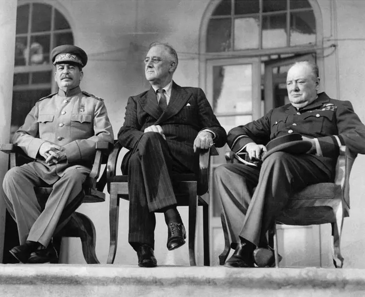 Historic Crisis Committee conference scene 1