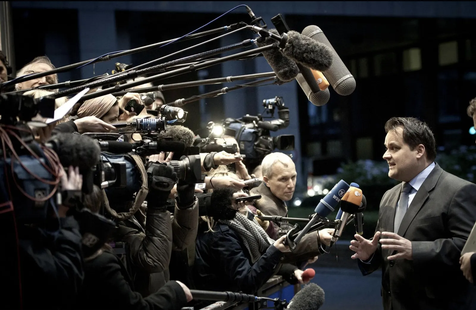 International Press conference scene 1